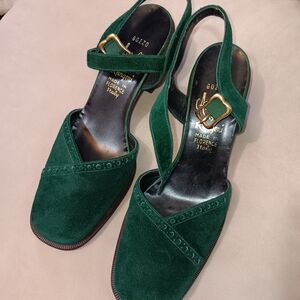 Green Amalfi Heels size 7.5